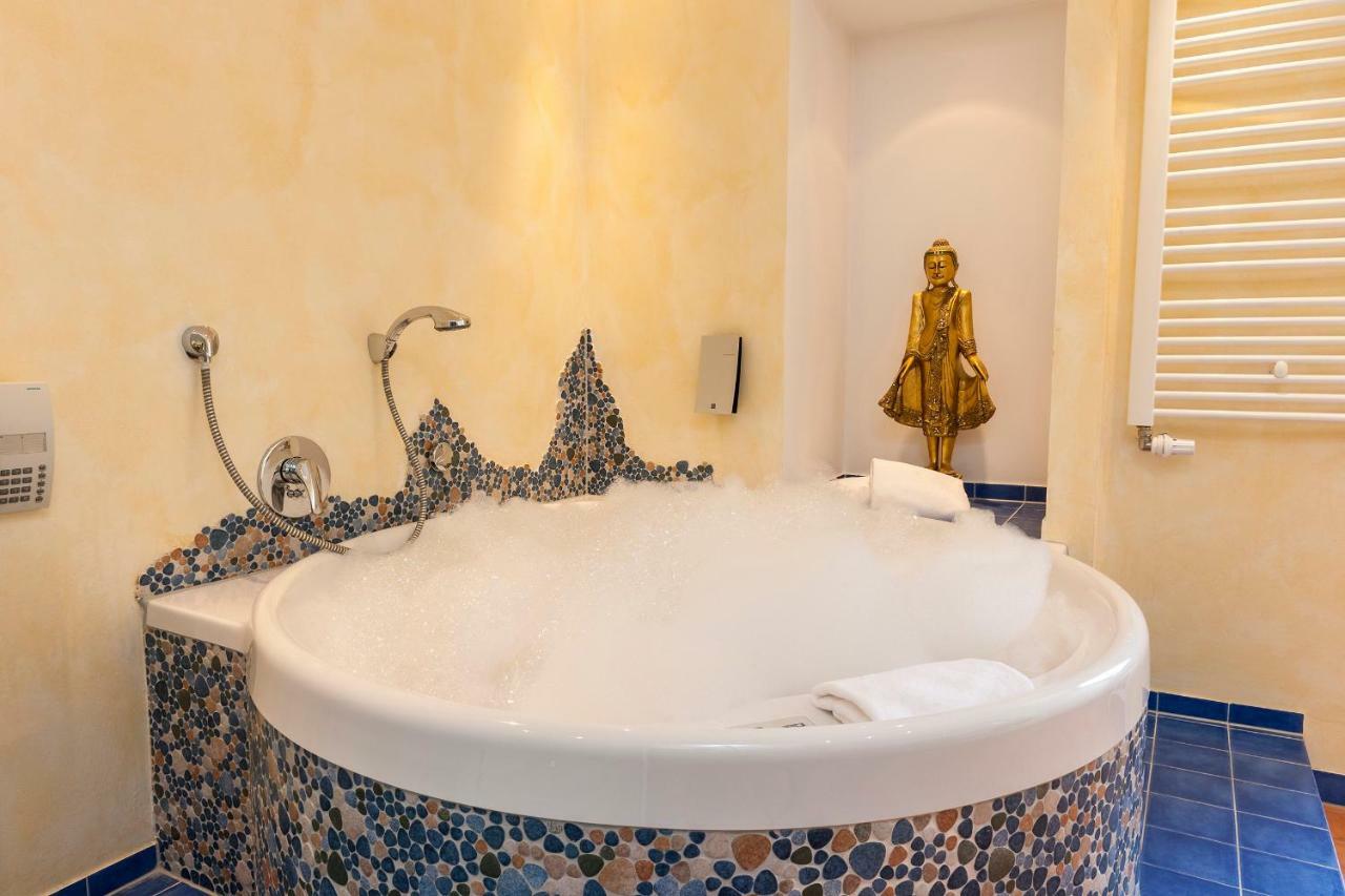 Bristol Hotel 4*